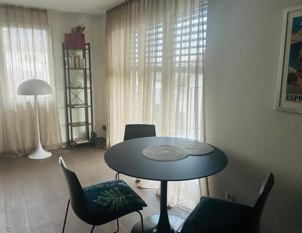 Cozy Home In Zurich Bagian luar foto